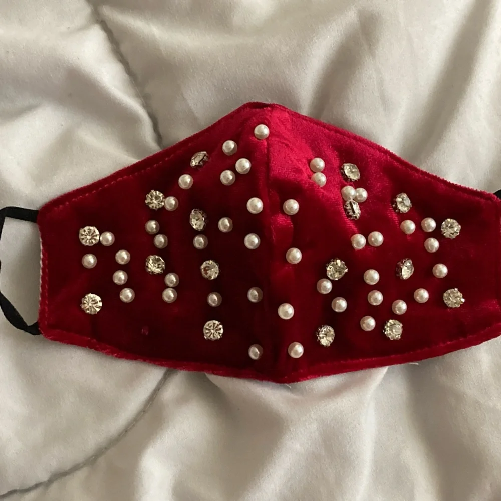 Pearl mask